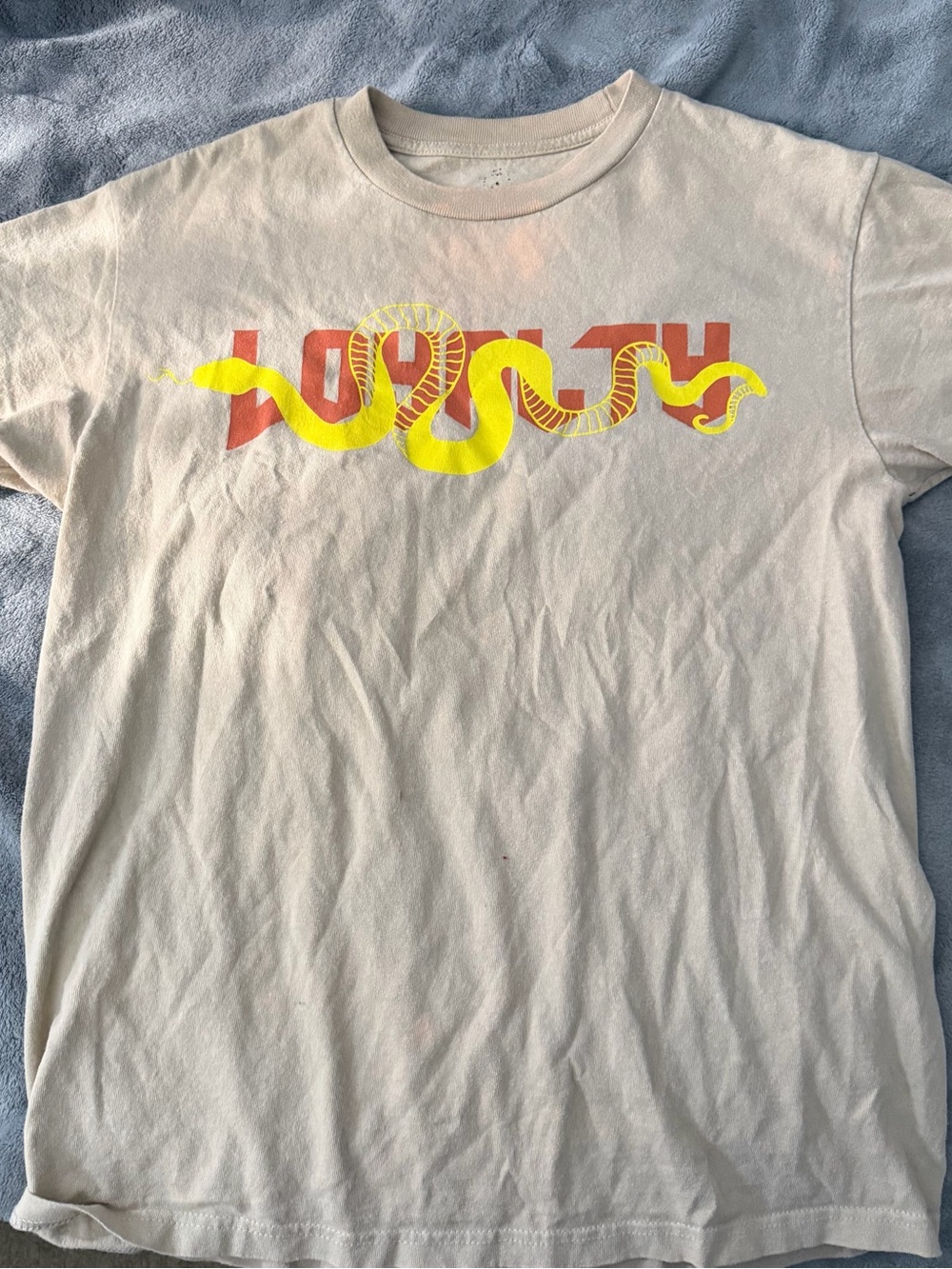 Men's Cream Short-Sleeve Graphic Tee with Yellow Snake Motif